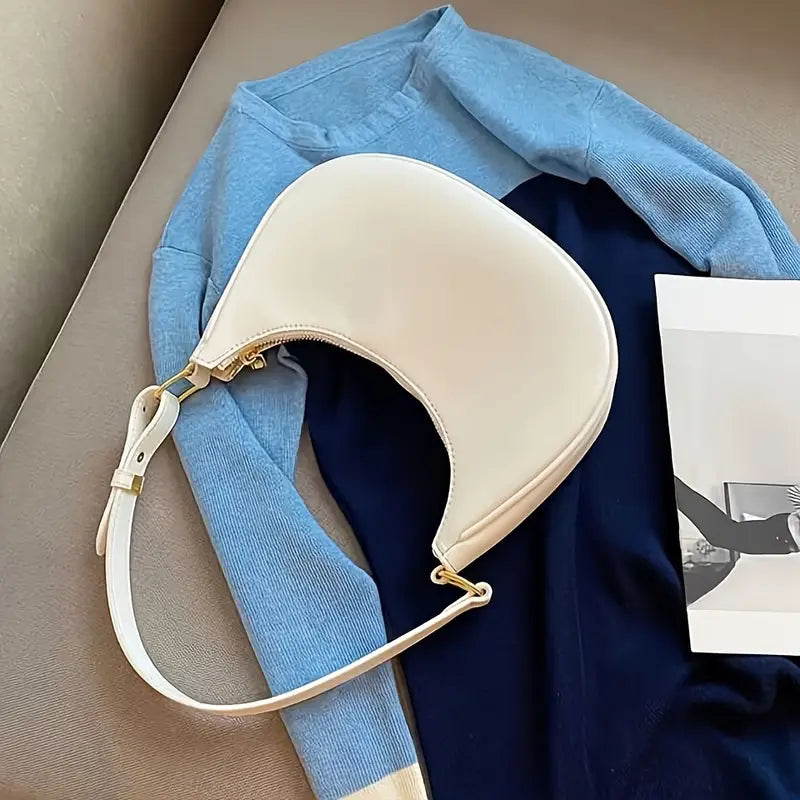 Women's Crescent Moon Saddle Bag | Adjustable Strap Bag, Crossbody Bag